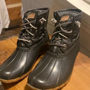 Sperry womens quilted boots